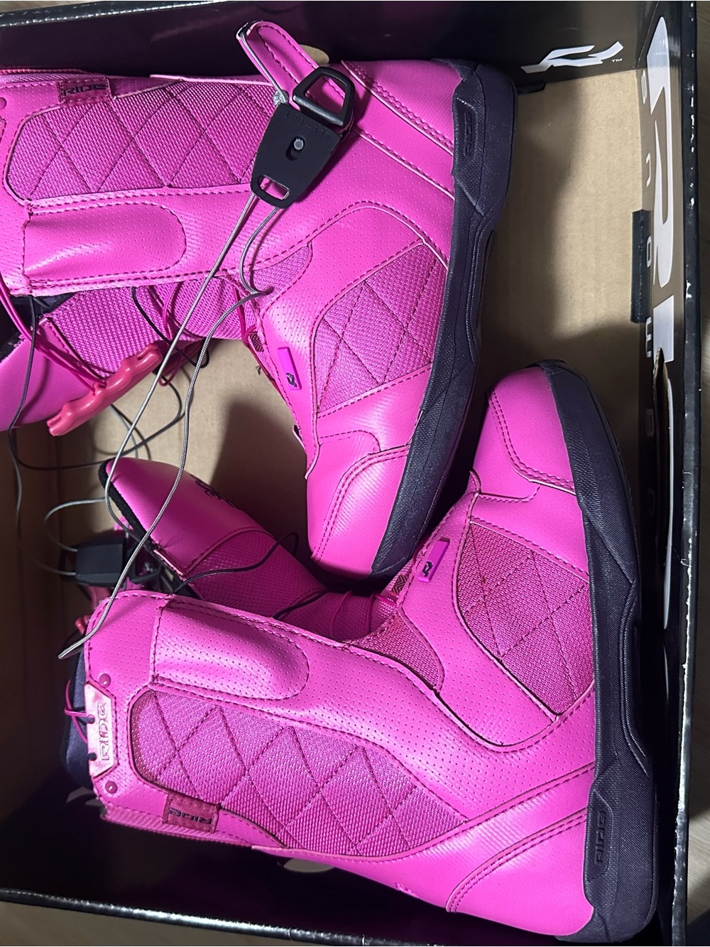 women’s snowboard boots brand new in box